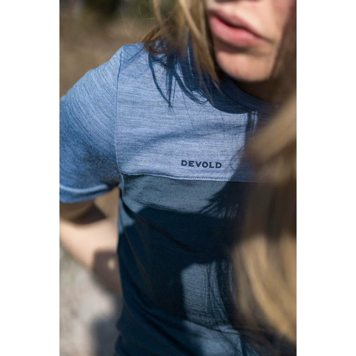 NORANG WOMAN TEE BLUEBELL/MELANGE/NIGHT - Devold New Zealand